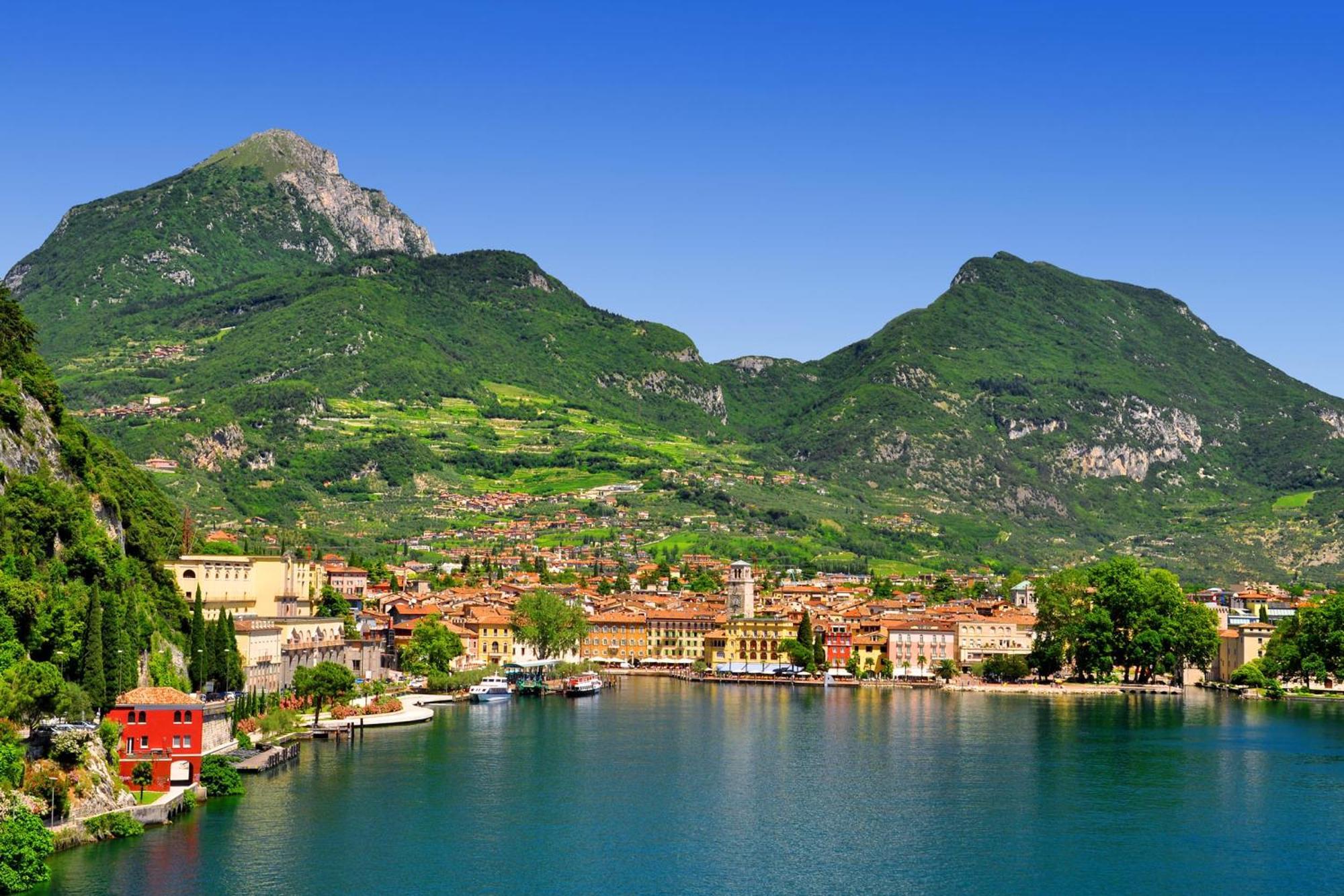 Residenza Rocca Del Lago - Happy Rentals リーヴァ・デル・ガルダ エクステリア 写真