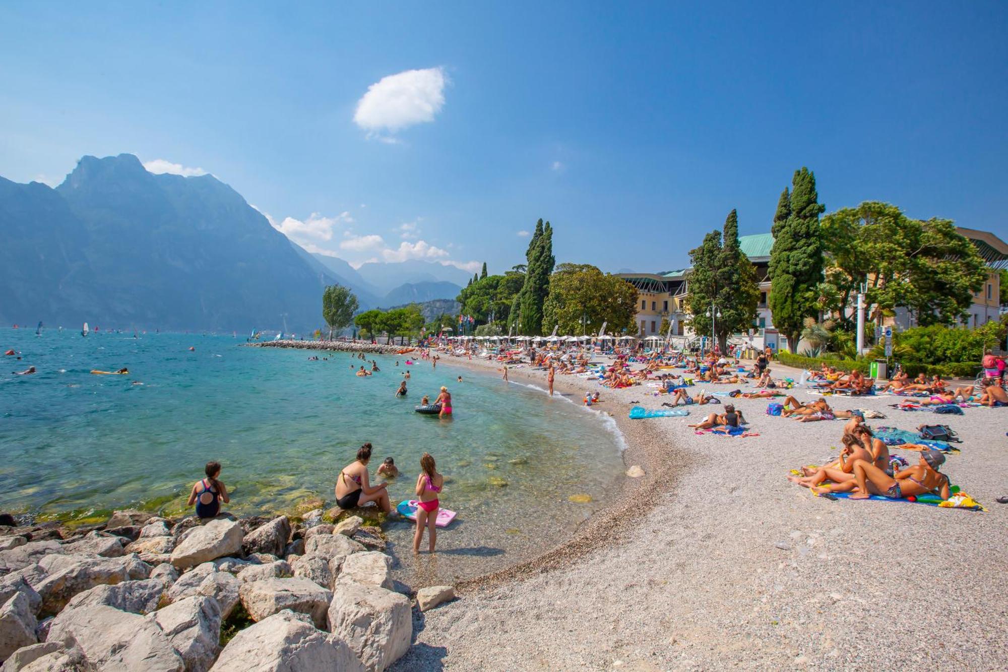 Residenza Rocca Del Lago - Happy Rentals リーヴァ・デル・ガルダ エクステリア 写真